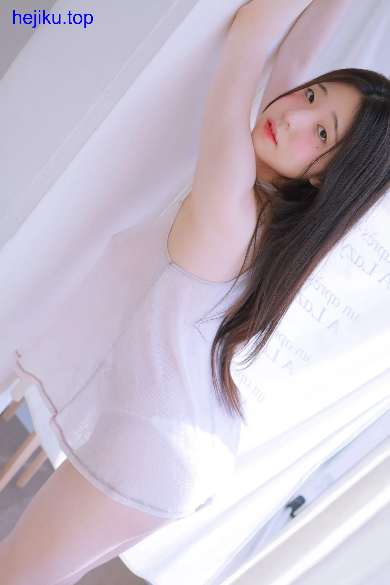 yeonwoo天然乳比基尼作品