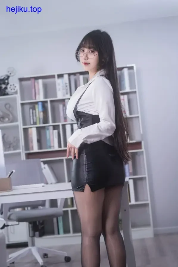 浅安安精致cos妆面