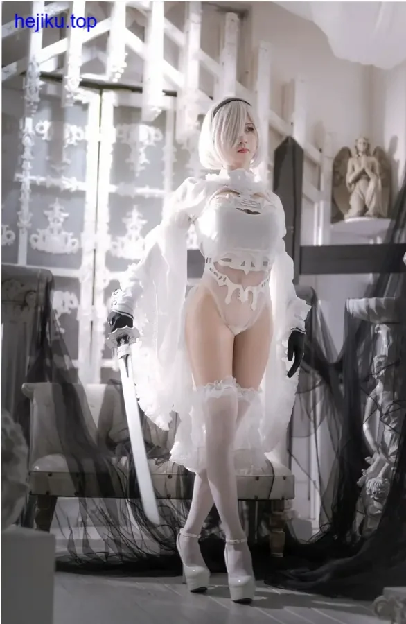 桜满三时埃吉尔樱花树下侧脸