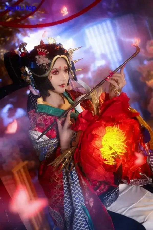 露儿大魔王小舞侧脸