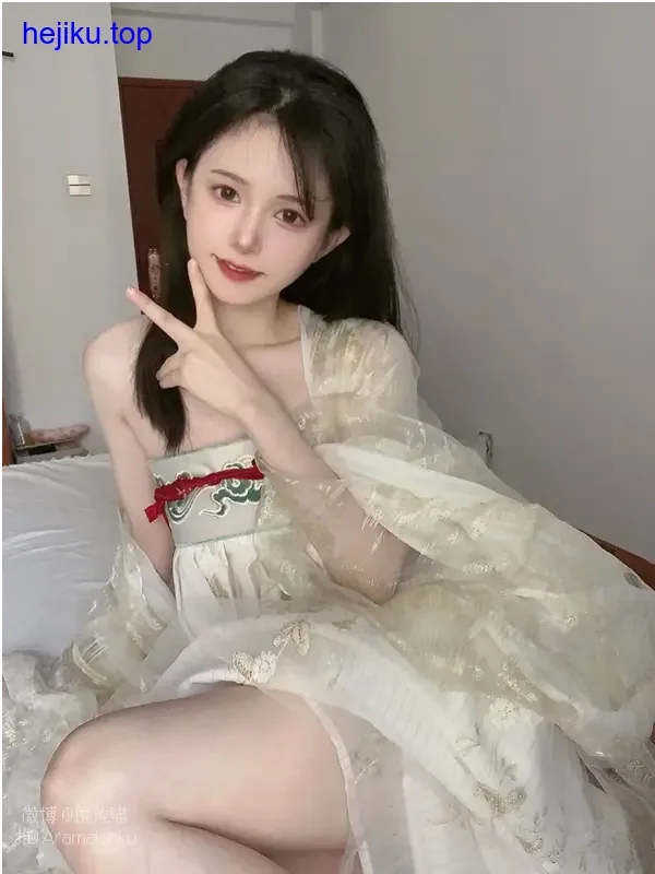 倦倦喵-古装角色十二单衣与古寺夕阳光影