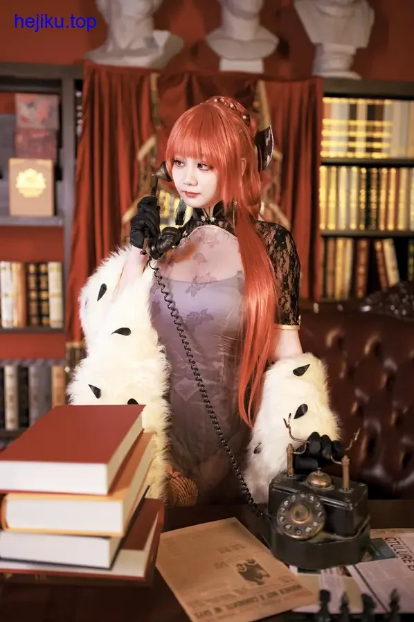 阿雪雪cos装扮服饰细节展示 阿雪雪cos装扮服饰细节展示